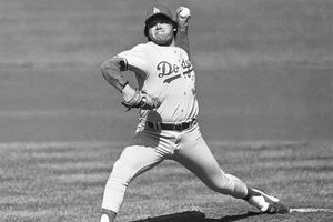 "Mexicanos querían que Dodgers perdieran ante Yankees para ver al 'Toro' en el Juego 7": Del Valle