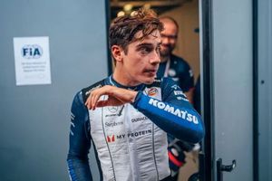 Franco Colapinto 'se venga' de Martín Brundle, periodista anti Checo Pérez