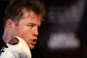 Bivol y Beterbiev superan al Canelo Álvarez en el ranking mejor libra por libra