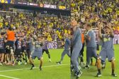 Miembro de América hace señas obscenas a la afición de Columbus