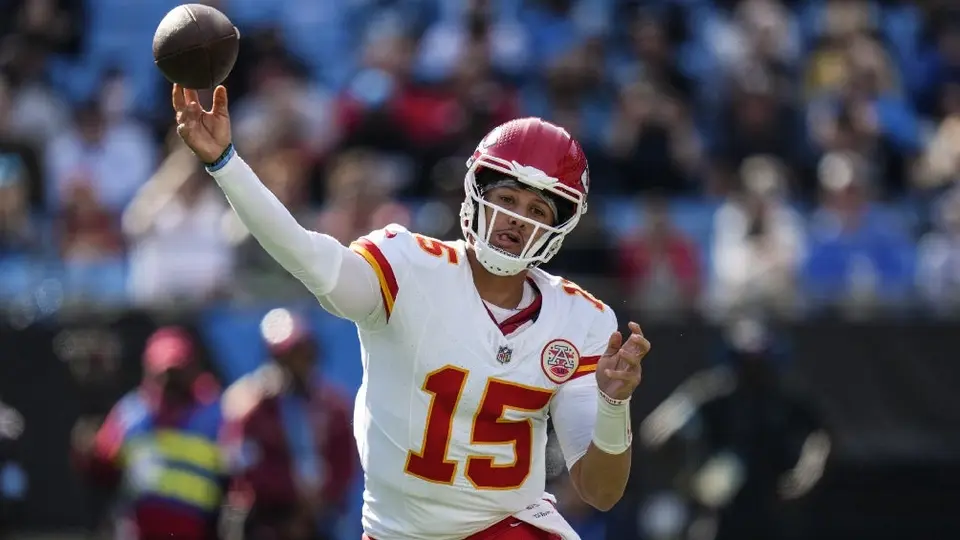 Patrick Mahomes es multado por gesto violento en duelo de los Kansas City Chiefs