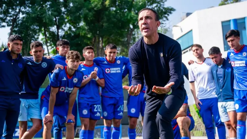 Vicente Sánchez quiere ser el mejor formador con Cruz Azul