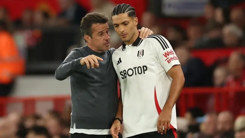 Entrenador del Fulham revela malos momento de Raúl Jiménez: "Cuando llegó estaba deprimido"