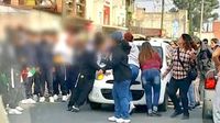 Mujer atropella a estudiantes del desfile del 20 del noviembre en Chalco