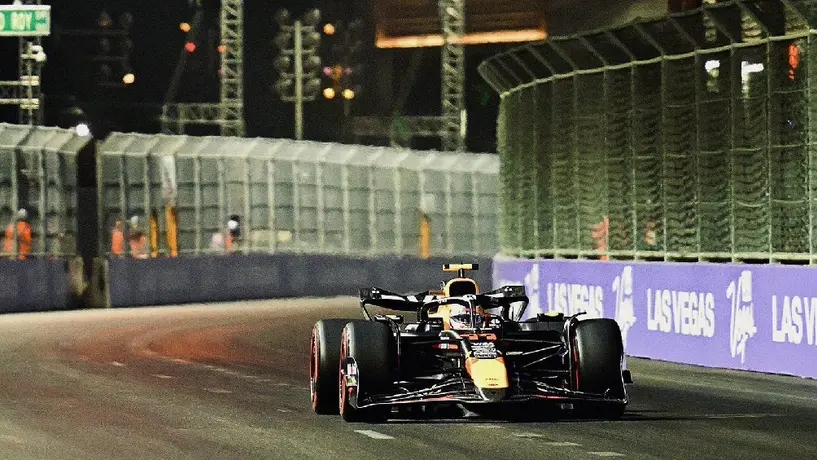 ¡Una cátedra! Checo Pérez protagoniza rebase espectacular en el GP de Las Vegas