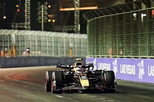¡Una cátedra! Checo Pérez protagoniza rebase espectacular en el GP de Las Vegas