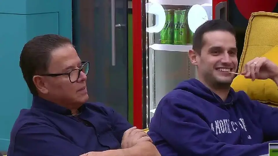 Adrián Marcelo se burla de Mario Bezares, de su esposa y hasta amenaza a sus hijos