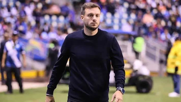Martín Anselmi y su discurso no 'convencen' a la afición de Cruz Azul