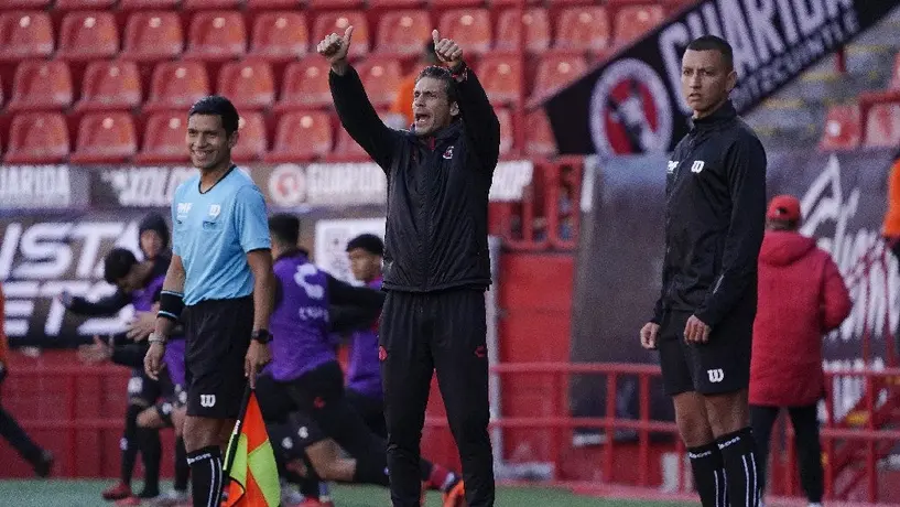 Cirilo Saucedo ‘estalla’ contra quejas de equipos de la Liga MX por cancha sintética de Tijuana