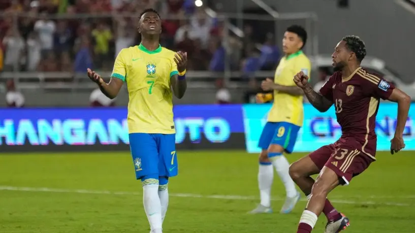 Brasil empata 1-1 con Venezuela; ‘Vini’ falla el penal de la victoria
