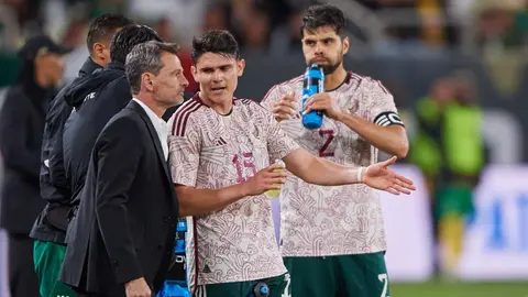 Santiago Giménez sobre Diego Cocca: “Agarró rencor contra nosotros”