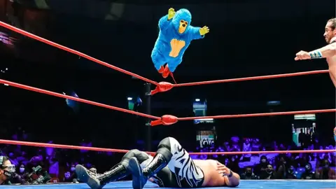 ¡Se acabó! Kemonito tendrá que colgar la máscara y el traje tras conflicto legal con CMLL