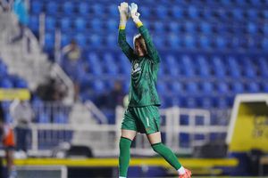 Sandra Paños, arquera del América Femenil, vivió la experiencia de la Lucha Libre mexicana