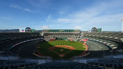 Atléticos de Oakland se despiden del Oakland Colliseum antes de estrenar estadio