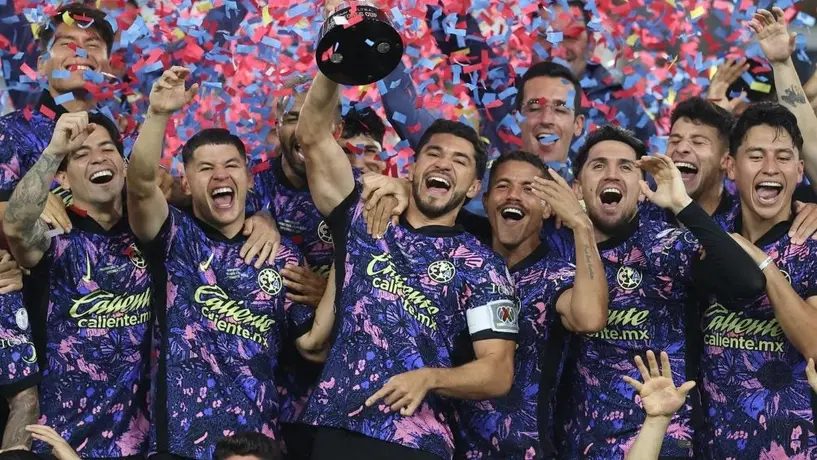 Suspenden a miembro del América por señas obscenas a afición en Campeones Cup