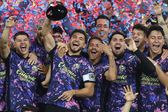 Suspenden a miembro del América por señas obscenas a afición en Campeones Cup