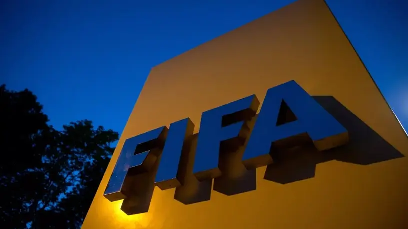¿Cuáles son los requisitos de la FIFA para que un jugador cambie de Selección?