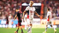 ¿Cuántos días ha estado fuera por lesión Chicharito desde que llegó a Chivas?