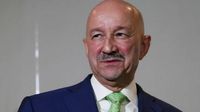 Carlos Salinas dice que es “desempleado” y se queja de que ya no recibe pensión
