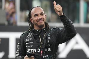 Lewis Hamilton enloquece a los fans de Ferrari con foto en redes sociales