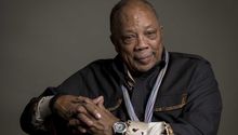 Murió Quincy Jones, músico que trabajó con Michael Jackson y Frank Sinatra