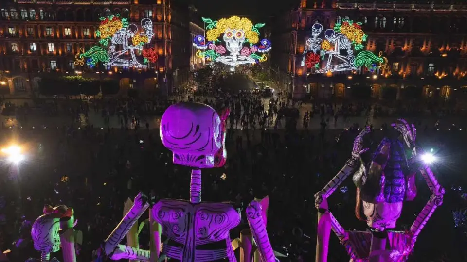 Día de Muertos CDMX: Inauguran Ofrenda Monumental del Zócalo y alumbrado decorativo
