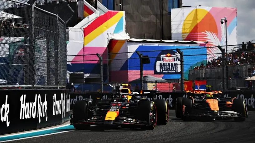 Lando Norris arremete contra Checo Pérez por su rendimiento en Red Bull
