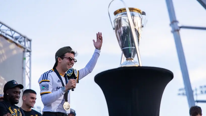Joe Biden felicita al LA Galaxy tras coronarse por sexta vez en la MLS