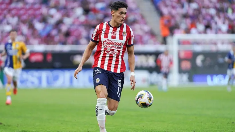 Chiquete Orozco reporta con Chivas para presentar exámenes médicos