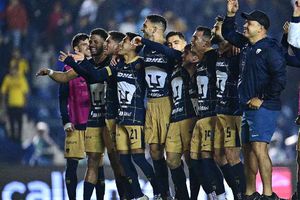 Álvaro Morales 'felicita' a Pumas por su victoria en el Clásico Capitalino