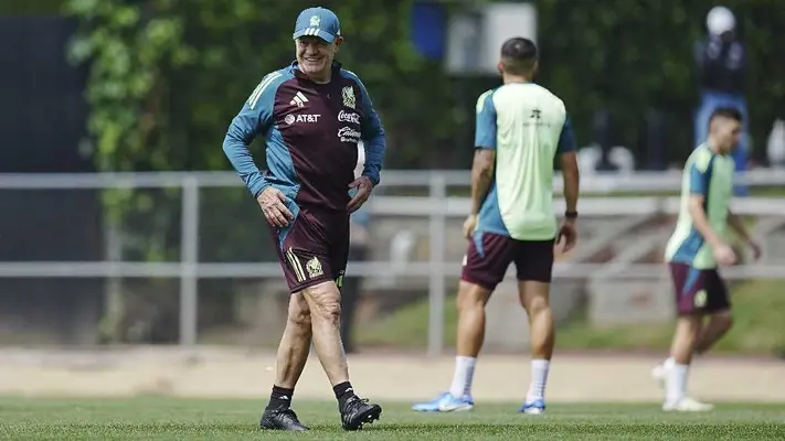 El primer 11 del ‘Vasco’ Aguirre: Santi Giménez y ‘Tala’ Rangel comandan el once titular