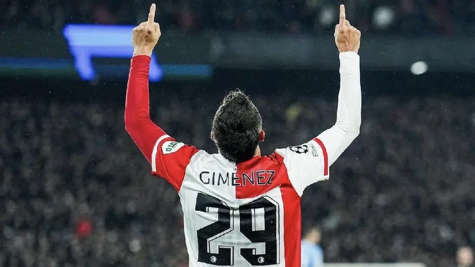 Santiago Giménez rompe el silencio sobre su lesión: “Me lesioné de la mente”