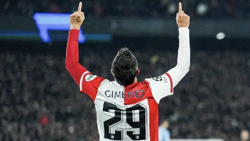 Santiago Giménez rompe el silencio sobre su lesión: “Me lesioné de la mente”
