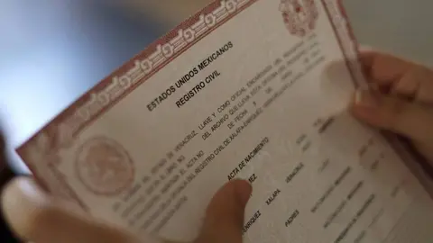 Así puedes cambiarte de nombre y apellido gratis en México