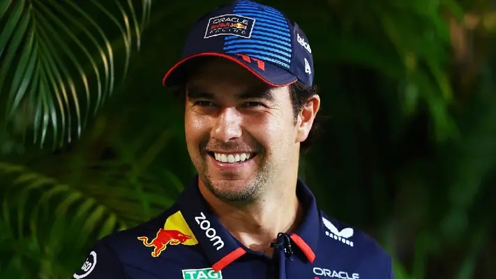 Red Bull confirma a Checo Pérez como su piloto para 2025 y apaga rumores de retiro