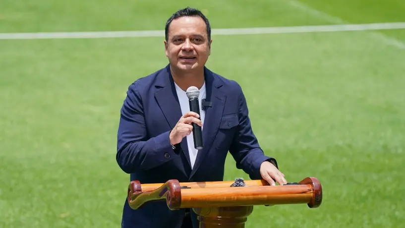 Víctor Velázquez, presidente de Cruz Azul, pone al América entre favoritos al título
