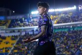 Kevin Álvarez no podía abandonar el Estadio por falta de muletas