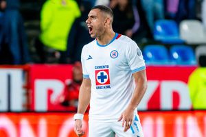 Raúl Orvañanos se equivocó al decir el nombre de Giorgos Giakoumakis