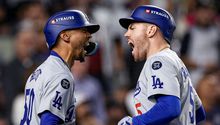 Dodgers remonta una desventaja de cinco carreras, vencen a los Yankees y se coronan en la MLB