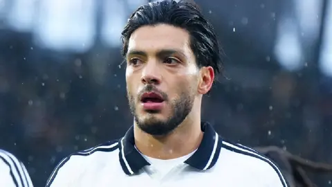 Raúl Jiménez manda recado a sus detractores: “Todavía tengo mucho que dar por el Fulham”