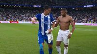 Abqar, jugador de Alavés, le pidió la playera a Mbappé al medio tiempo