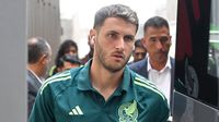 Santiago Giménez causó revuelo a su llegada a Texas para enfrentar a Canadá