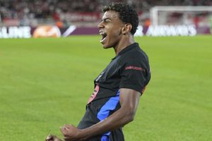 ¡Sueño cumplido! Taxista se encuentra a Lamine Yamal y pide un saludo a su sobrina