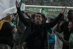 Efraín Juárez y Atlético Nacional inundan con festejo las calles de Medellín