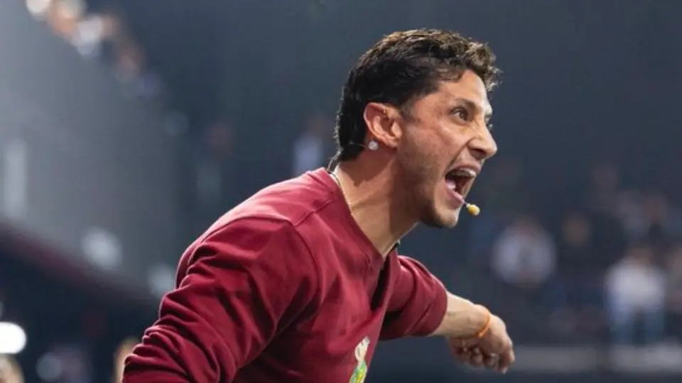 Ángel Reyna debuta como entrenador de Raniza y cae por goleada en la Kings League