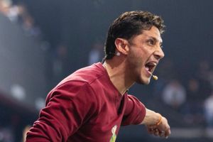 Ángel Reyna debuta como entrenador de Raniza y cae por goleada en la Kings League