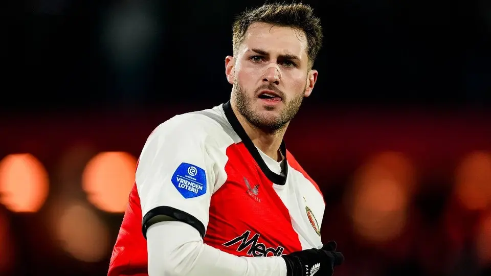 Gol de Santi Giménez con el Feyenoord desata la locura del Chaco