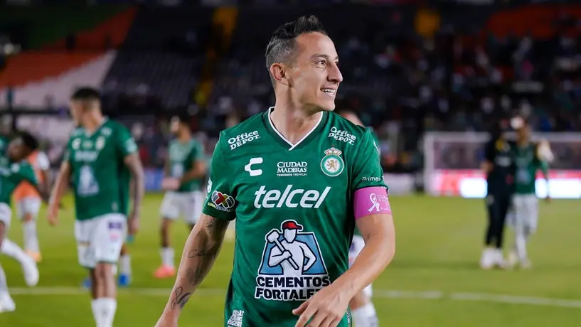 Andrés Guardado viaja a su última convocatoria con León antes del retiro, pese a estar lesionado