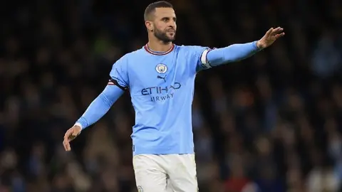 Kyle Walker llega al Milan tras 17 títulos con Manchester City