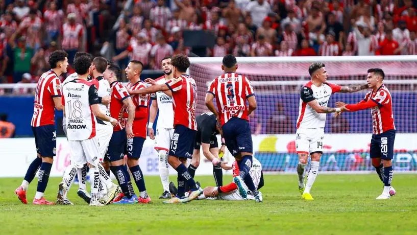 ¡Ni varonil, ni femenil! La 'tragedia' de Chivas en ambos equipos en el Apertura 2024